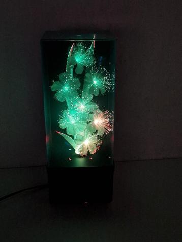 Muziek en fiber Optic Lamp met Bloemen , zeer goede staat  beschikbaar voor biedingen