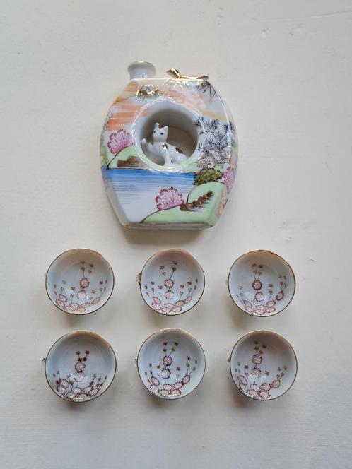 Ensemble japonais de 7 pièces pour saké oiseau siffleur et c, Antiquités & Art, Art | Art non-occidental, Enlèvement ou Envoi