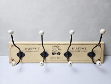Decoratieve houten kapstok met 4 metalen dubbele haken beschikbaar voor biedingen