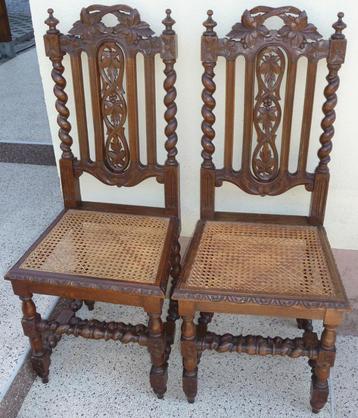 2 Chaises de salle à manger Neo-Renaissance Louis XIII beschikbaar voor biedingen