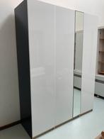 Hoge kast, bruikbaar als kleerkast op boekenkast, Wit hoogglans met spiegel, 100 tot 150 cm, Met hangruimte, 50 tot 75 cm