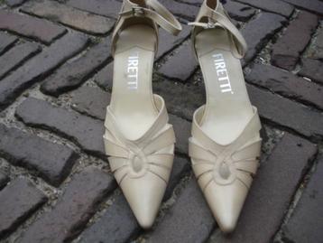 Gratis verzenden nieuwe beige leren firetti pumps mt 39 beschikbaar voor biedingen