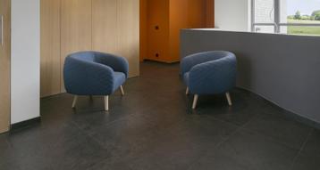 1 prachtige designfauteuil in blauwe stof beschikbaar voor biedingen