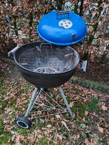 Kleine Weber Houtskool barbecue  beschikbaar voor biedingen