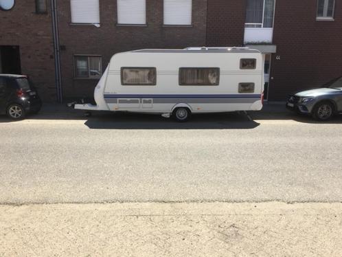Caravan HOBBY 500 Deluxe KMFE + airco, Caravans en Kamperen, Caravans, Particulier, tot en met 6, 1000 - 1250 kg, Standaardzit