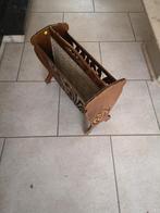 Houten krantenhouder., Huis en Inrichting, Ophalen, Zo goed als nieuw