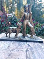 Beeld/antiek terracotta/gipslaag/skiester met bernardus hond, Antiek en Kunst, Ophalen