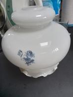 De couleur blanche avec fleurs bleue, Antiquités & Art, Enlèvement ou Envoi