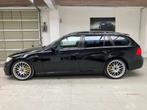 BMW 318D M-Pack Pano-Keylles-Leder Full..!, Auto's, BMW, Automaat, Euro 5, Zwart, Leder