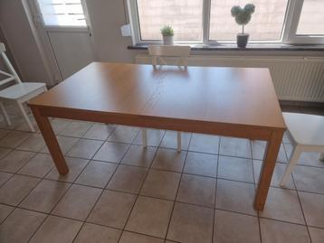 Keukentafel eettafel beschikbaar voor biedingen