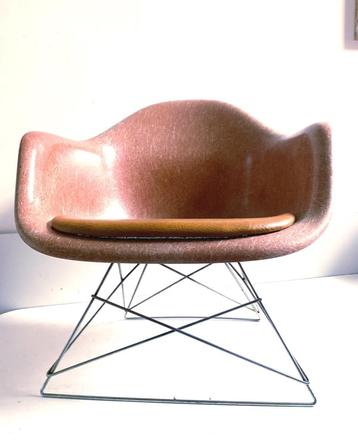 Eames cradle base lounge chair glasvezel 