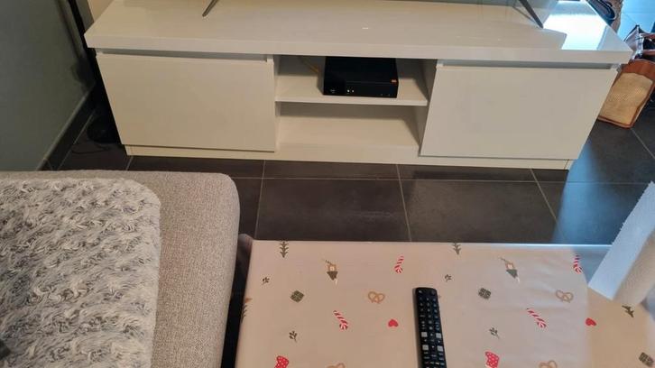 Eetkamer voor een jongere, moet dringend weg, Huis en Inrichting, Complete inboedels, Ophalen