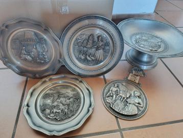 Lot assiettes étain + plat à fruits beschikbaar voor biedingen