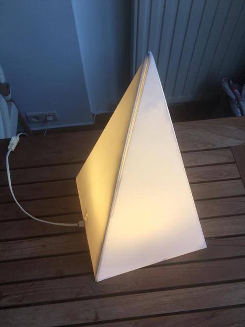 Lampe pyramidale Ikea année 90, Huis en Inrichting, Lampen | Wandlampen, Zo goed als nieuw