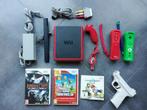 Nintendo Wii Mini + 3 games + rode & groene controllers, Ophalen of Verzenden, Gebruikt, Met 2 controllers, Met games