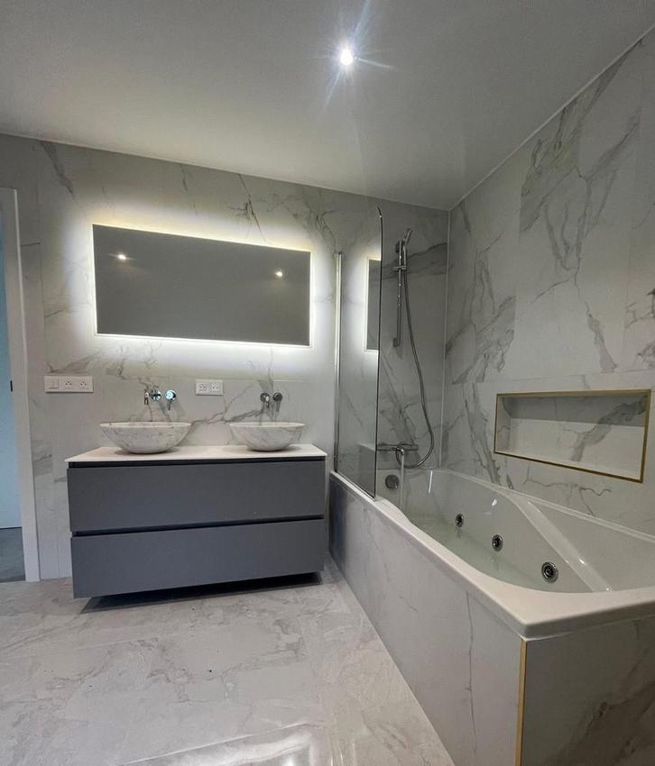 #Électricien #chauffagiste #renovation #travaux #amenagement, Doe-het-zelf en Bouw, Overige Doe-Het-Zelf en Bouw, Zo goed als nieuw