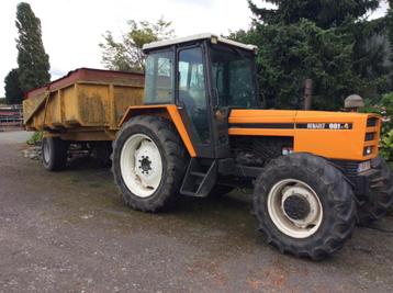 Tracteur Renault 981-4 6 cylindres + benne à tourbe 7500 ton disponible aux enchères