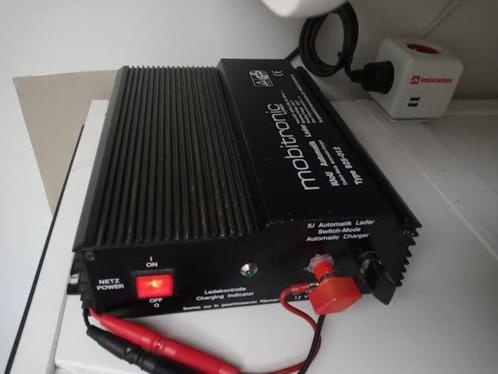 Voeding / Lader  dc  25 amp. automatisch en bromvrij, Telecommunicatie, Zenders en Ontvangers, Zo goed als nieuw, Zender en Ontvanger
