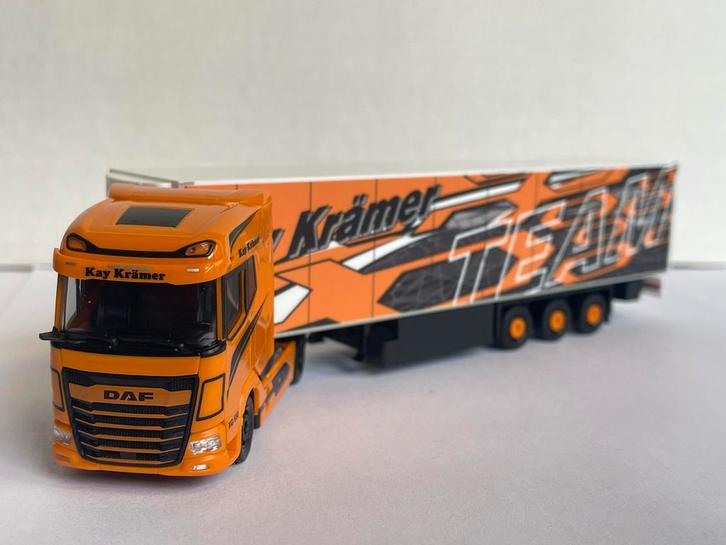 Herpa DAF XG+ Kay Krämer 1/87, Hobby en Vrije tijd, Modelauto's | 1:87, Zo goed als nieuw, Bus of Vrachtwagen, Herpa, Ophalen of Verzenden