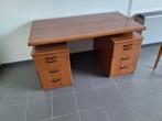 Stevig design bureau bruin houtfineer 140x80, Ophalen, Zo goed als nieuw, Bureau