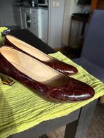 Chaussure pour femme en cuir verni marron foncé pointure 40, Vêtements | Femmes, Chaussures, Enlèvement