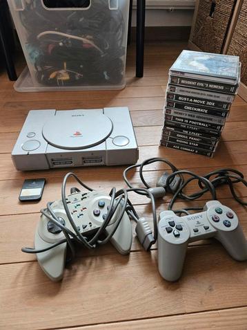 Playstation 1 SCPH-1002 + games beschikbaar voor biedingen
