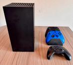 Xbox Series X + 3 manettes + station de recharge Venom, Games en Spelcomputers, Spelcomputers | Xbox Series X en S, Ophalen of Verzenden