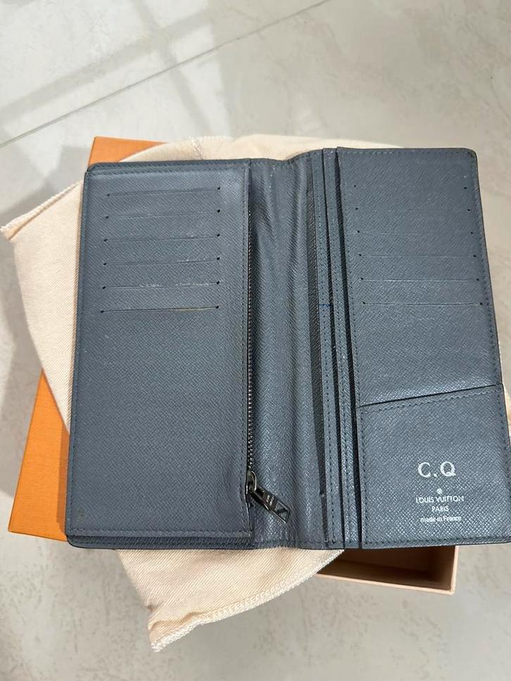 Louis Vuitton Brazza Wallet, Handtassen en Accessoires, Portemonnees, Gebruikt, Overige merken, Grijs, Leder, Ophalen of Verzenden