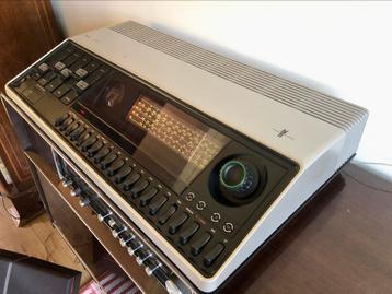 VERSTERKER PHILIPS 22RH752 (Het vliegdekschip ;-) beschikbaar voor biedingen