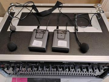 Headsetmicrofoons met ontvangers in flightcase beschikbaar voor biedingen