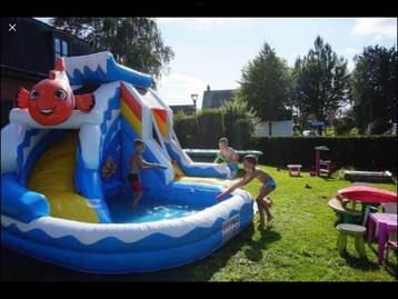 Waterkasteel springkasteel Nemo  beschikbaar voor biedingen