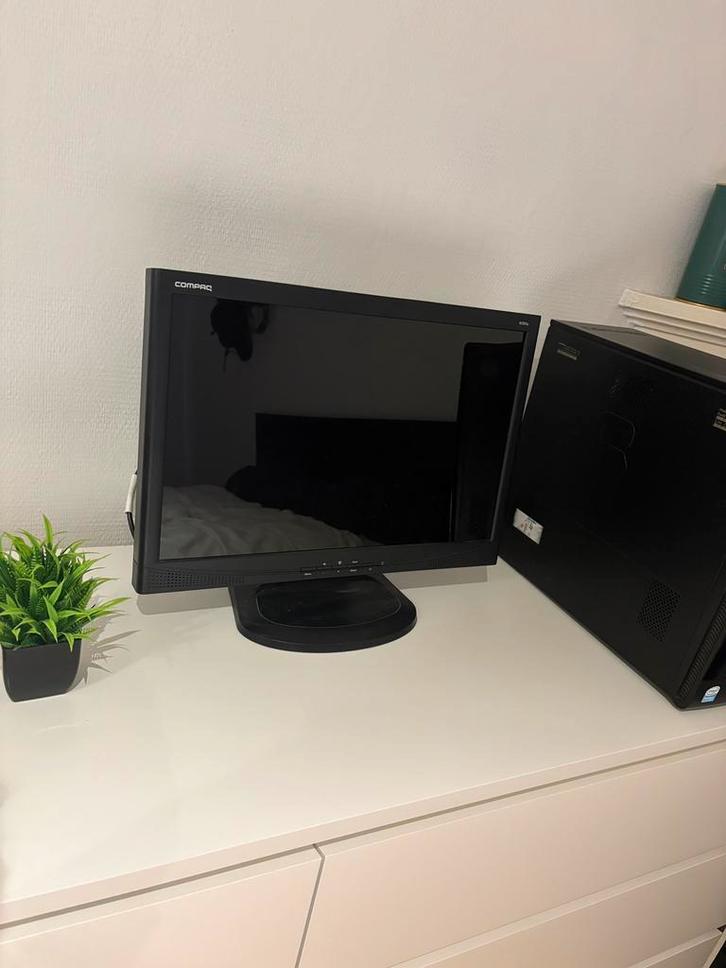 Compaq Desktop + Monitor - Windows Vista, Computers en Software, Monitoren, Zo goed als nieuw, Ophalen