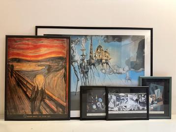 Set van prachtig ingelijste kunstreproducties beschikbaar voor biedingen
