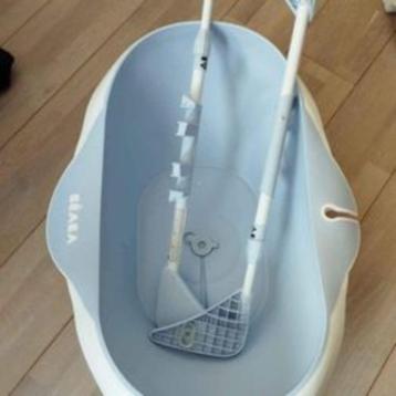 Baignoire bébé Beaba avec tiges support bain disponible aux enchères