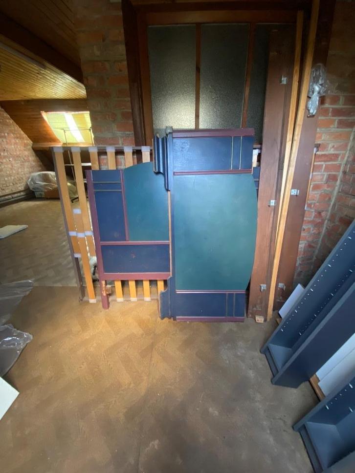Bed en verstelbare lattenbodem 140 cm, Huis en Inrichting, Slaapkamer | Bedden, Gebruikt, 140 cm, Hout, Ophalen