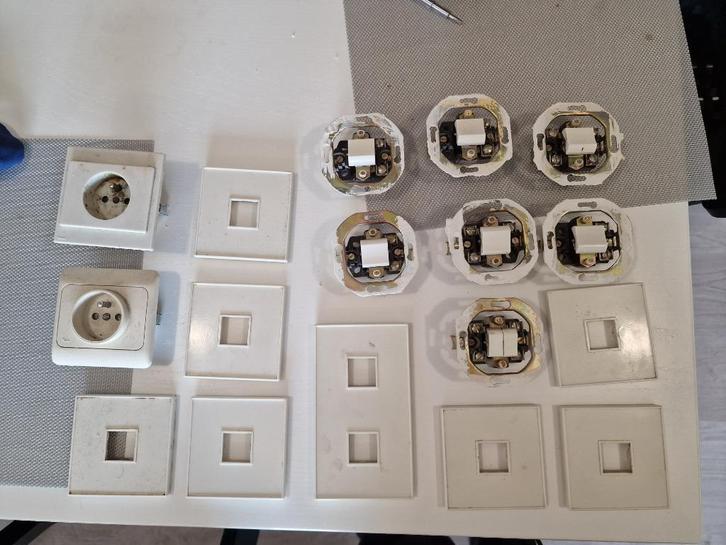 Schakelaars, Doe-het-zelf en Bouw, Elektriciteit en Kabels, Gebruikt, Schakelaar, Ophalen