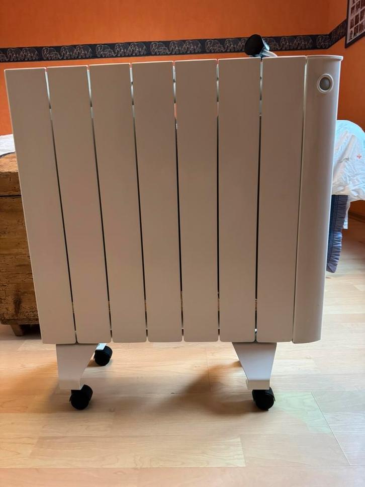Radiateur batirad 1500 et 2000, Doe-het-zelf en Bouw, Verwarming en Radiatoren, Zo goed als nieuw, Radiator, 800 watt of meer