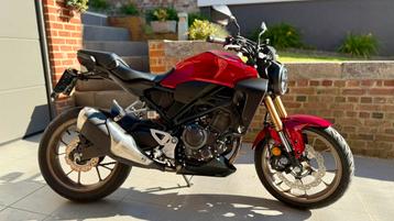 Moto Honda CB 300 R, 300 cm³, Particulier, 12 à 35 kW, 1 cylindre