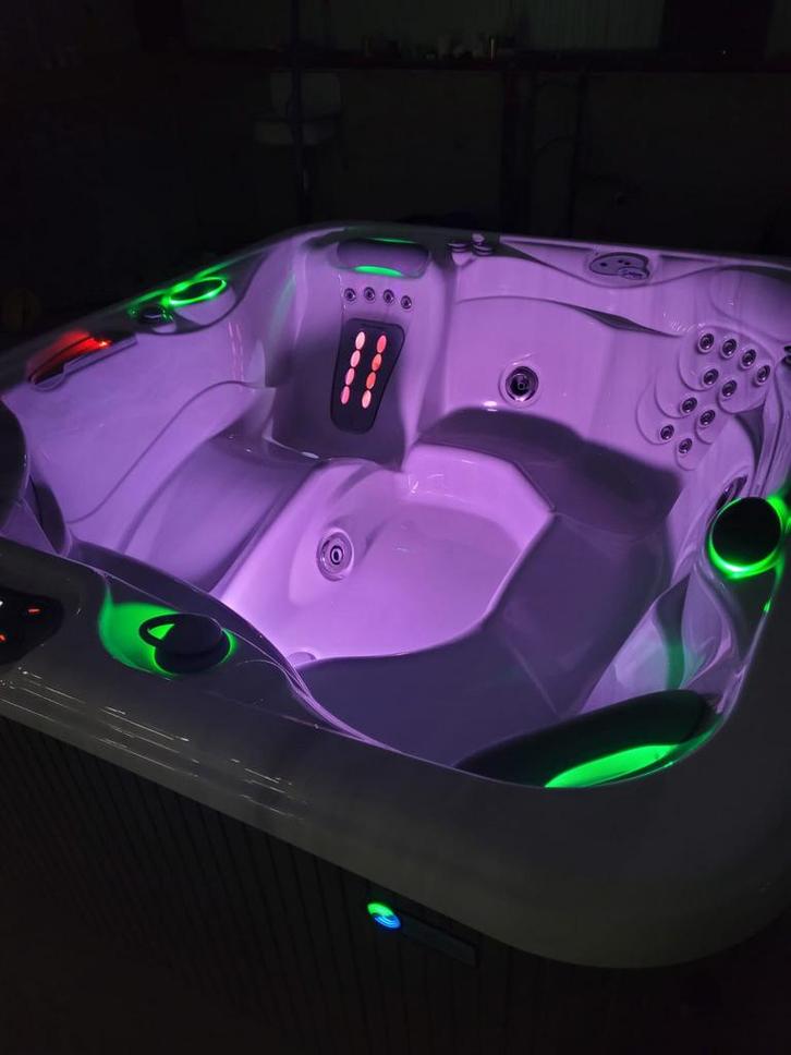 Hotspring jacuzzi sovereign, Tuin en Terras, Zwembad-toebehoren, Zo goed als nieuw, Filter, Ophalen