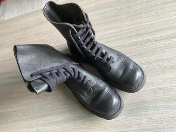 ABL combat boots 42 disponible aux enchères
