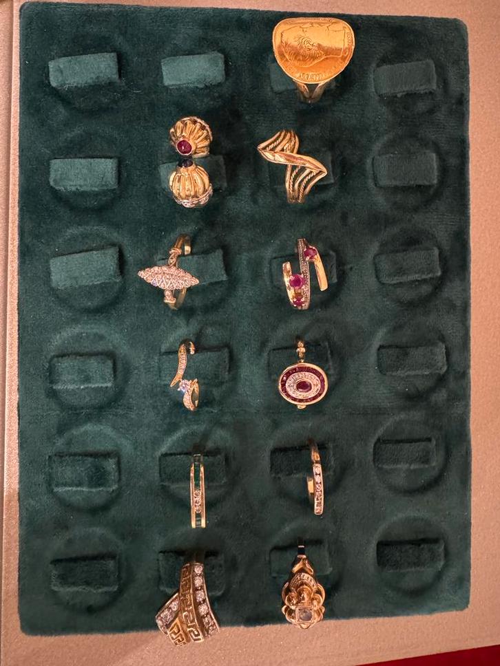 Set gouden ringen (lees beschrijving), Handtassen en Accessoires, Ringen, Zo goed als nieuw, Goud, Goud, Ophalen