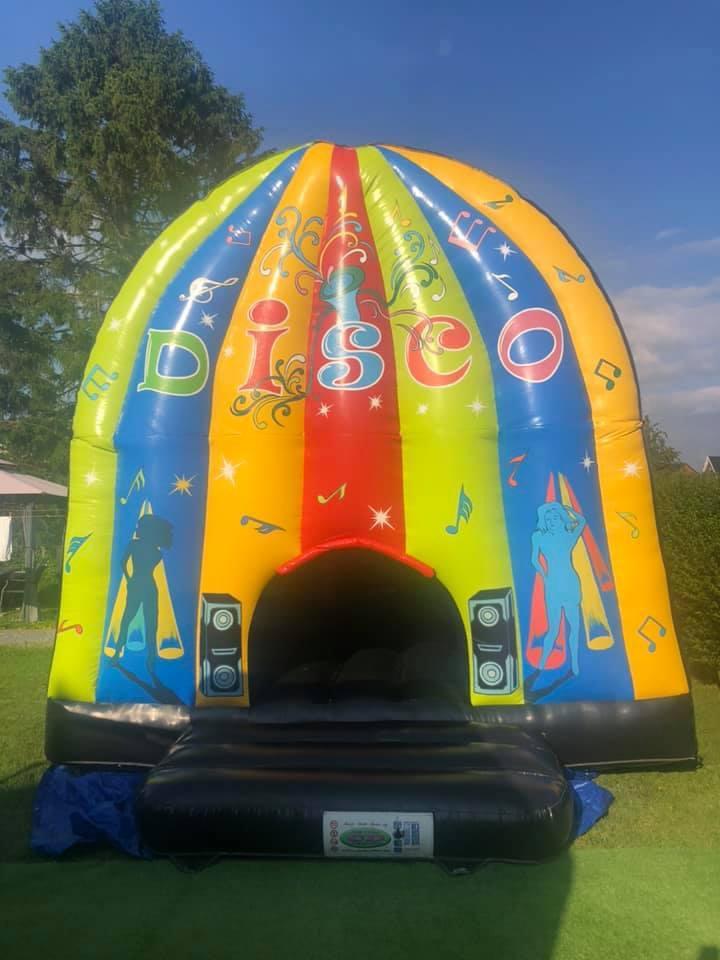 Disco springkasteel te huur regio Diepenbeek, Hobby en Vrije tijd, Feestartikelen | Verhuur, Zo goed als nieuw, Ophalen