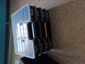 4 opbergdozen  beschikbaar voor biedingen