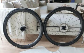 Oquo Rp35 Ltd 1370 gr Zipp wielen beschikbaar voor biedingen