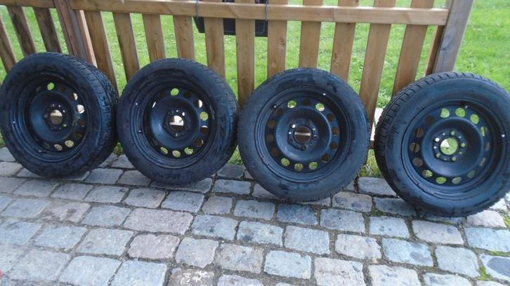 winterset bmw 3 reeks e90-e91, bridgestonebanden, 199€, Auto-onderdelen, Banden en Velgen, Banden en Velgen, Winterbanden, 16 inch
