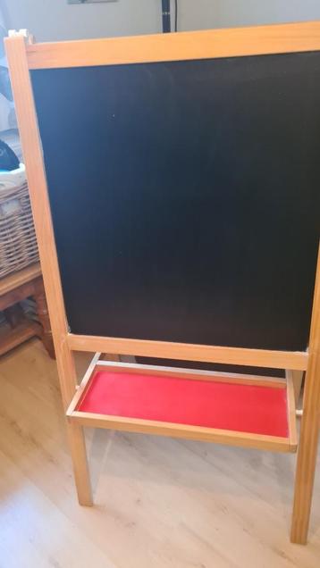 Speel schoolbord beschikbaar voor biedingen