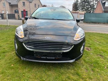 Ford Fiesta benzine 2018 zeer proper met Garantie, Auto's, Voorwielaandrijving, Stof, Zwart, Bedrijf