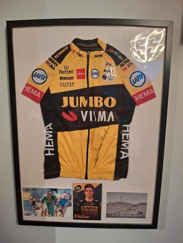 Gesigneerd truitje Wout van Aert beschikbaar voor biedingen