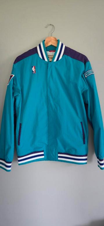 Jas van Mitchell en Ness Charlotte Hornets beschikbaar voor biedingen