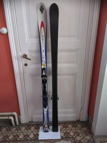 alpineski's en -schoenen  beschikbaar voor biedingen